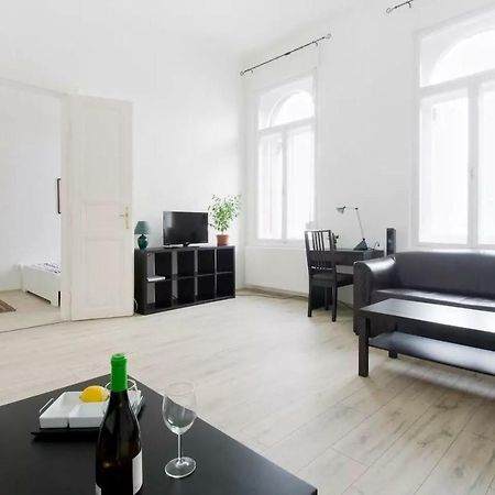 Apartment Andrassy บูดาเปสต์ ภายนอก รูปภาพ
