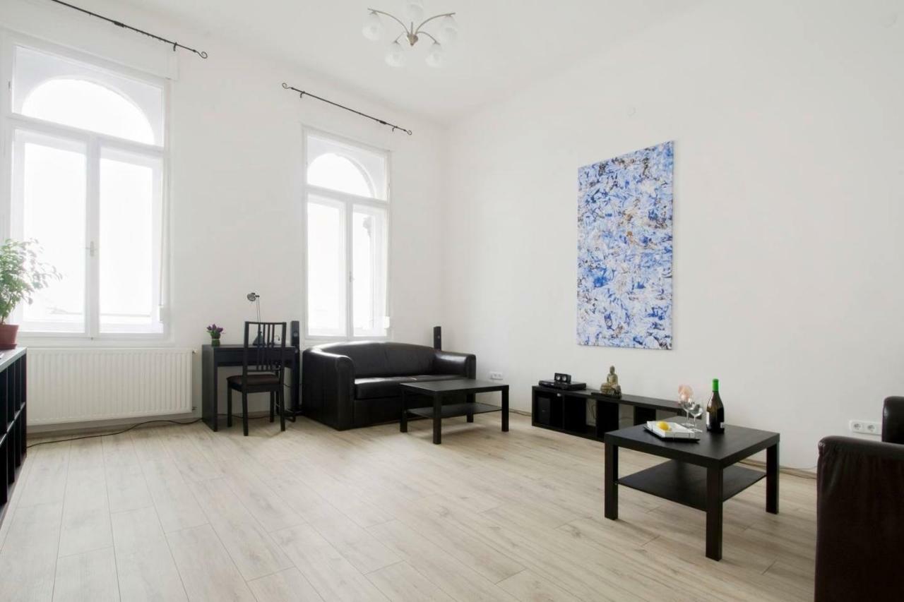 Apartment Andrassy บูดาเปสต์ ภายนอก รูปภาพ