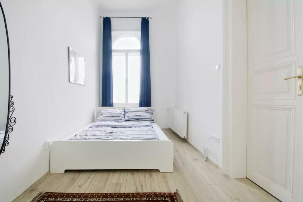 Apartment Andrassy บูดาเปสต์ ภายนอก รูปภาพ